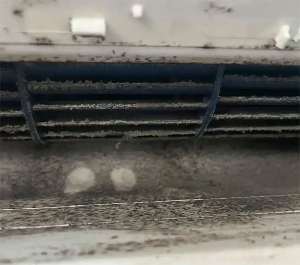 西宁市空调吹的风有股烧焦味是怎么回事